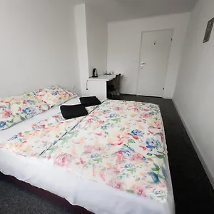 https://fantastic-apartments-nw30-room-e.warsawhotelspoland.com
