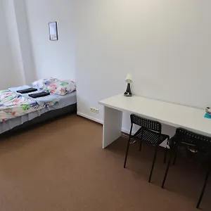 https://fantastic-apartments-ns42-room-j.warsawhotelspoland.com